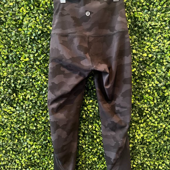 (P218) 🍋 Lululemon Fast and Free Tight Sz 2 - Picture 2 of 2